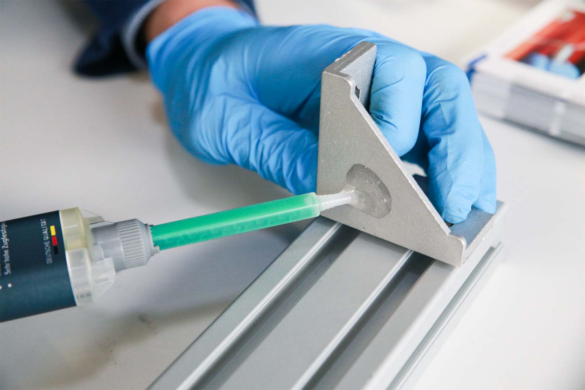 2K Fast Epoxy – Two-component Adhesive