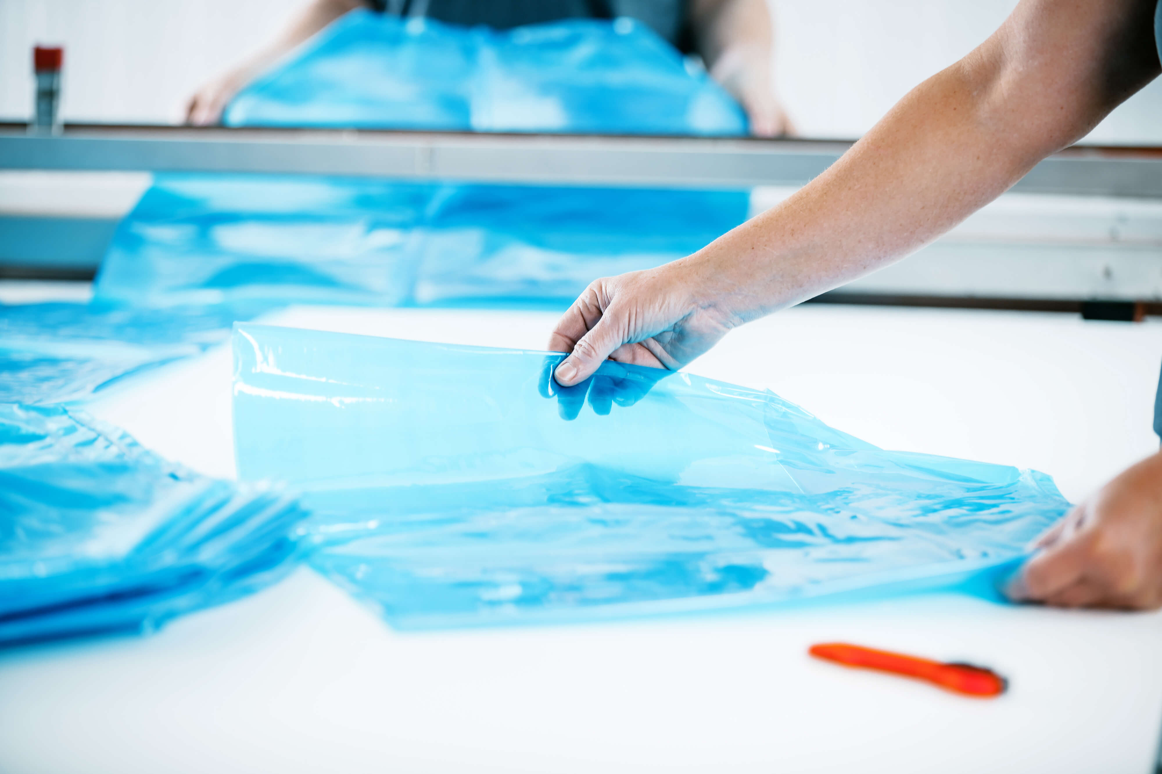 Handkonfektion-blau-Polytec-WEB